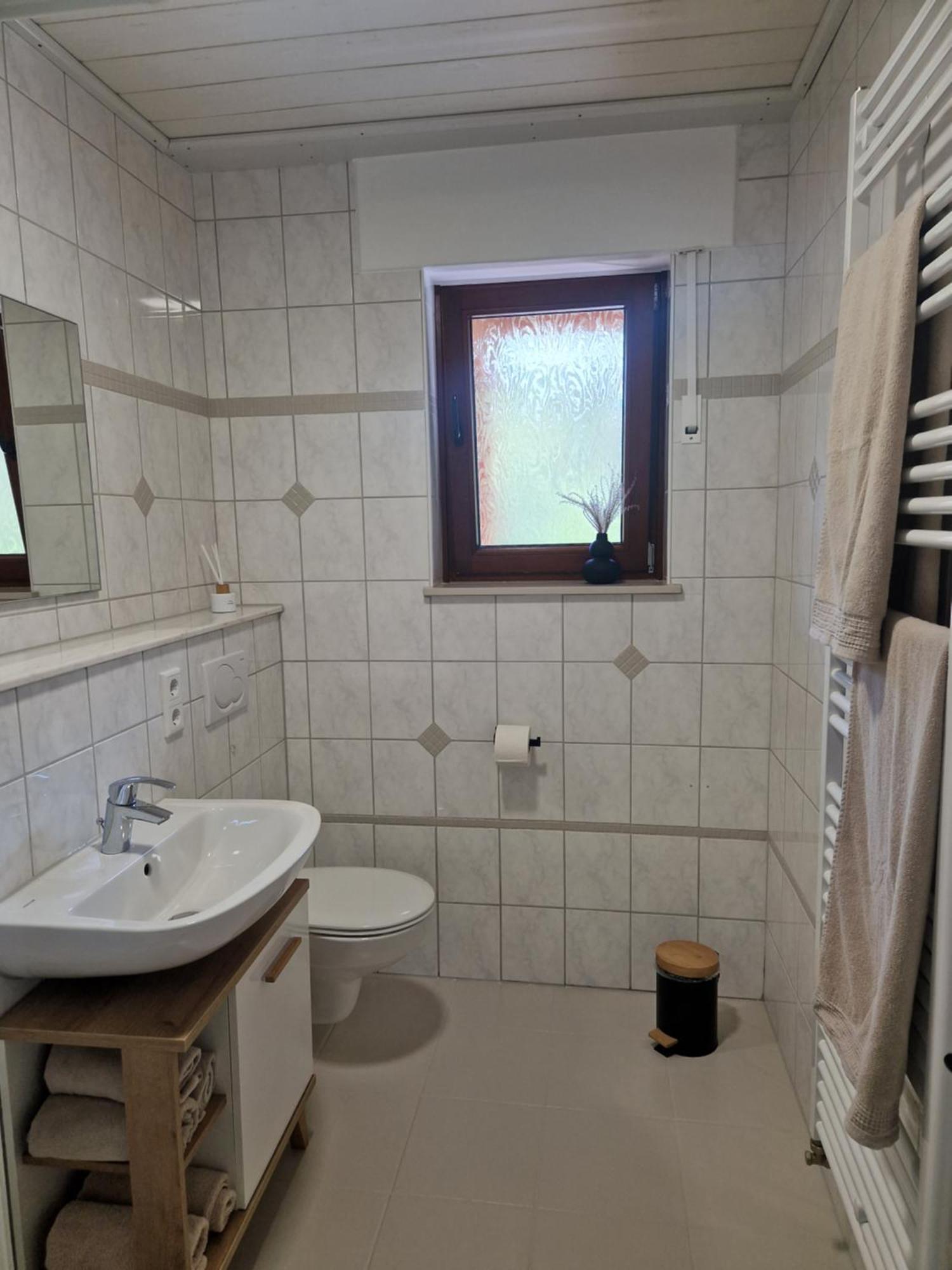 Haus Daut Fewo Mit Hallenbad Willingen  Rum bild